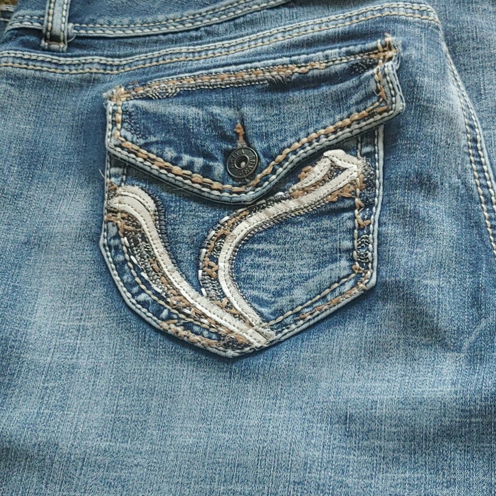 Ariya jeans